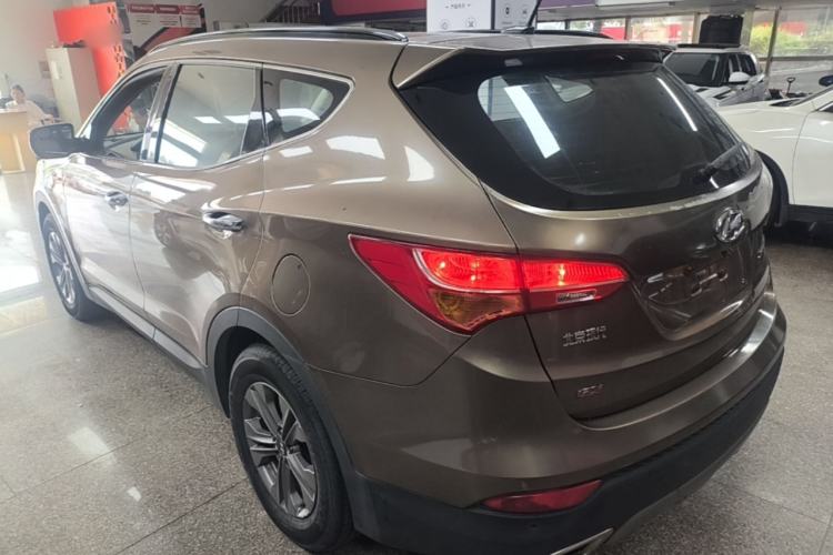 Used Hyundai Santa Fe 2015 2.4L Automatic All-Wheel Drive Smart Version 5 Seats Rear Left 45 Deg