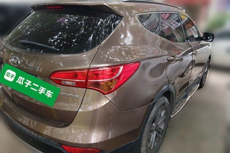 Used Hyundai Santa Fe 2015 2.4L Automatic Two-Wheel Drive Comfort Edition 5 Seats Rear Right 45 Deg