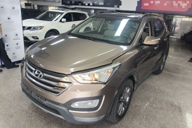 Used Hyundai Santa Fe 2015 2.4L Automatic All-Wheel Drive Smart Version 5 Seats