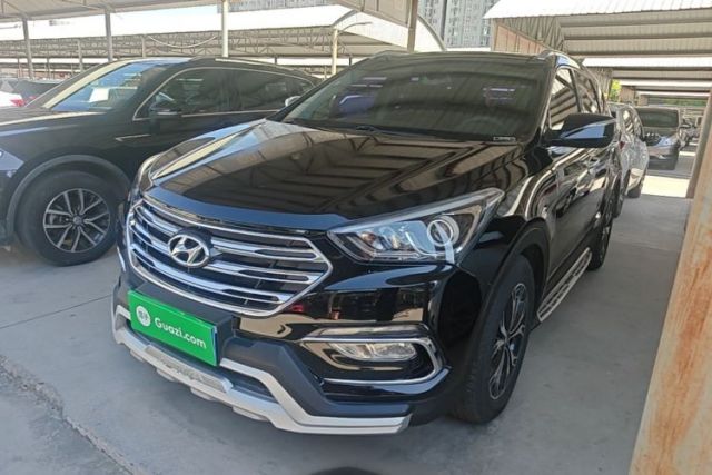 Used Hyundai Santa Fe 2017 2.0T Automatic All-Wheel Drive Smart 7-Seater