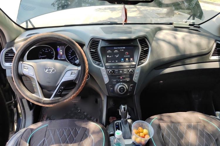 Used Hyundai Santa Fe 2017 2.0T Automatic All-Wheel Drive Smart 7-Seater Center Console