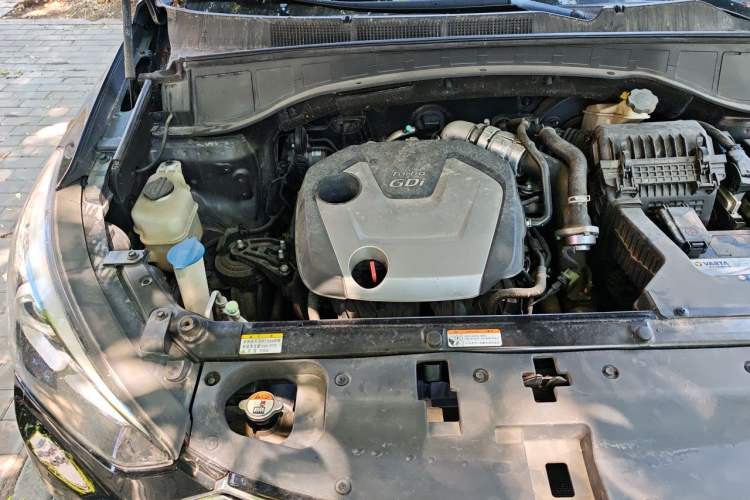 Used Hyundai Santa Fe 2017 2.0T Automatic All-Wheel Drive Smart 7-Seater Engine Bay Right