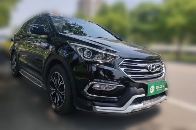 Used Hyundai Santa Fe 2017 2.0T Automatic All-Wheel Drive Smart 7-Seater Exterior 1