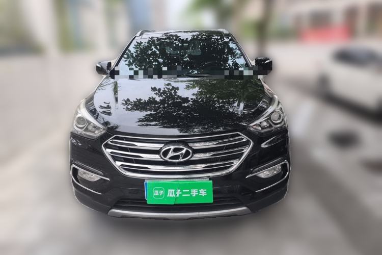 Used Hyundai Santa Fe 2017 2.0T Automatic Two-Wheel Drive Smart Version 7 Seats Front
