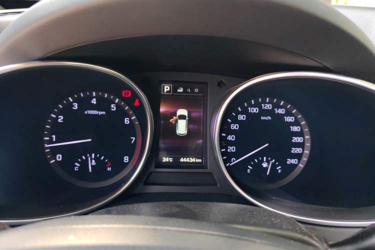 Used Hyundai Santa Fe 2017 2.0T Automatic All-Wheel Drive Smart 7-Seater Instrument Cluster