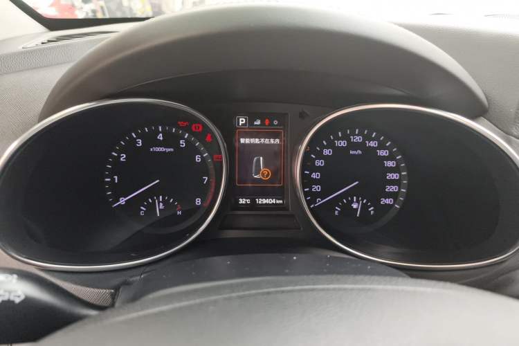 Used Hyundai Santa Fe 2017 2.0T Automatic Two-Wheel Drive Smart Version 7 Seats Instrument Cluster