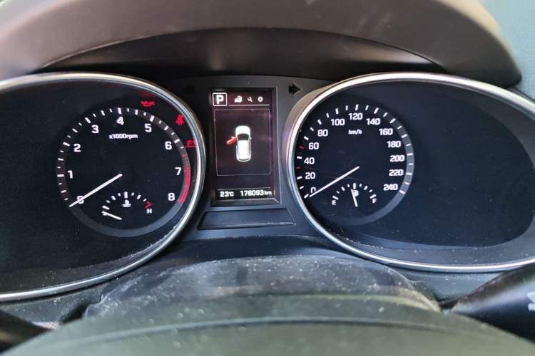 Used Hyundai Santa Fe 2017 2.0T Automatic All-Wheel Drive Smart 7-Seater Instrument Cluster
