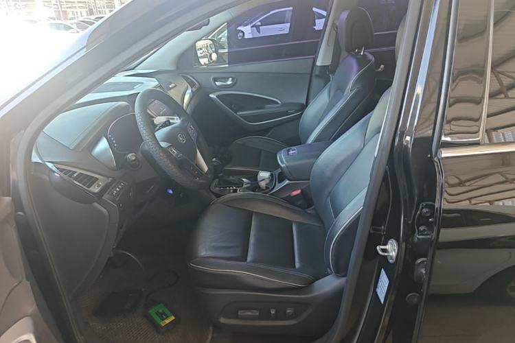 Used Hyundai Santa Fe 2017 2.0T Automatic All-Wheel Drive Smart 7-Seater Left Front Seat