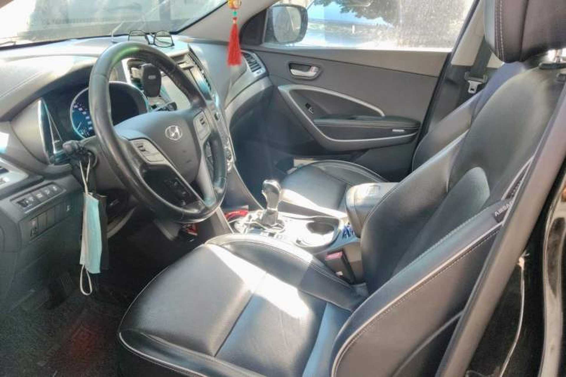 Used Hyundai Santa Fe 2017 2.0T Automatic All-Wheel Drive Smart 7-Seater Left Front Seat