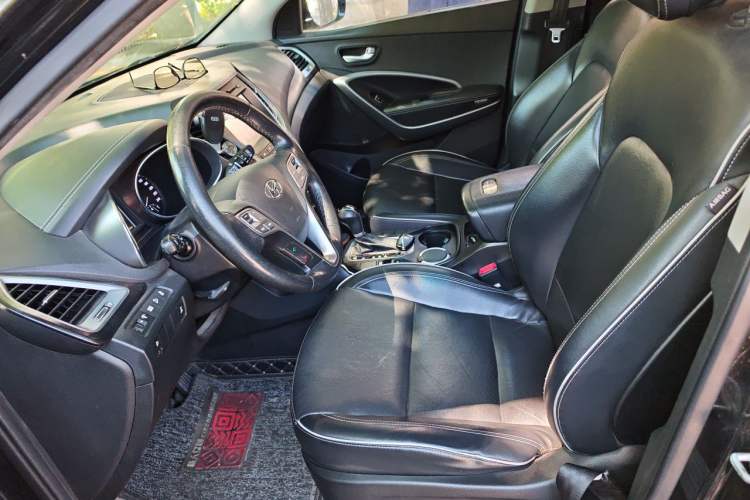 Used Hyundai Santa Fe 2017 2.0T Automatic All-Wheel Drive Smart 7-Seater Left Front Seat