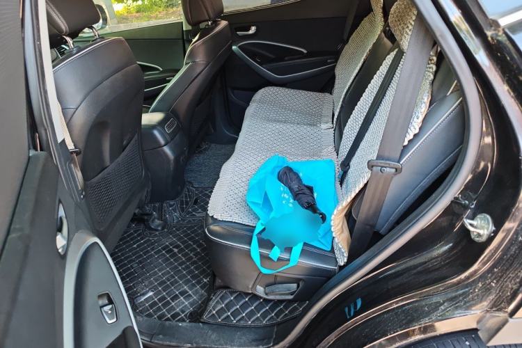 Used Hyundai Santa Fe 2017 2.0T Automatic All-Wheel Drive Smart 7-Seater Left Rear Seat