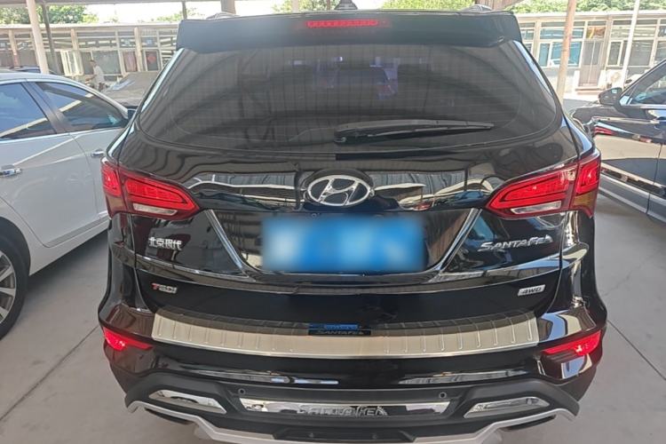 Used Hyundai Santa Fe 2017 2.0T Automatic All-Wheel Drive Smart 7-Seater Rear