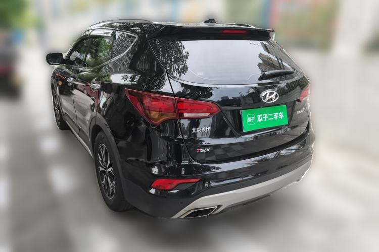 Used Hyundai Santa Fe 2017 2.0T Automatic Two-Wheel Drive Smart Version 7 Seats Rear Left 45 Deg