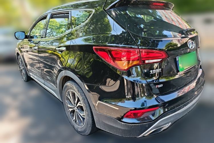Used Hyundai Santa Fe 2017 2.0T Automatic All-Wheel Drive Smart 7-Seater Rear Left 45 Deg