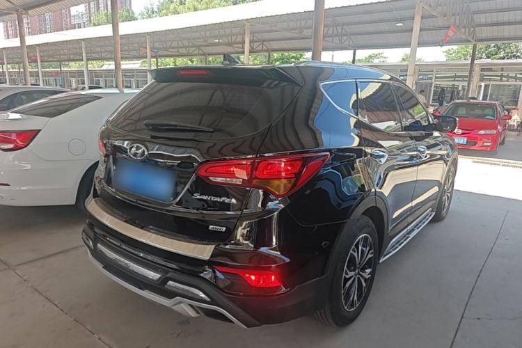 Used Hyundai Santa Fe 2017 2.0T Automatic All-Wheel Drive Smart 7-Seater Rear Right 45 Deg