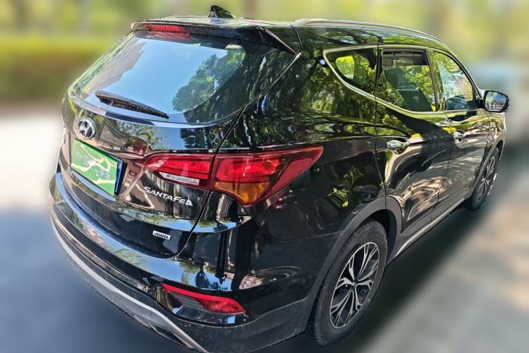 Used Hyundai Santa Fe 2017 2.0T Automatic All-Wheel Drive Smart 7-Seater Rear Right 45 Deg