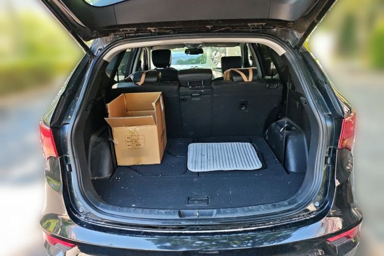 Used Hyundai Santa Fe 2017 2.0T Automatic All-Wheel Drive Smart 7-Seater Trunk
