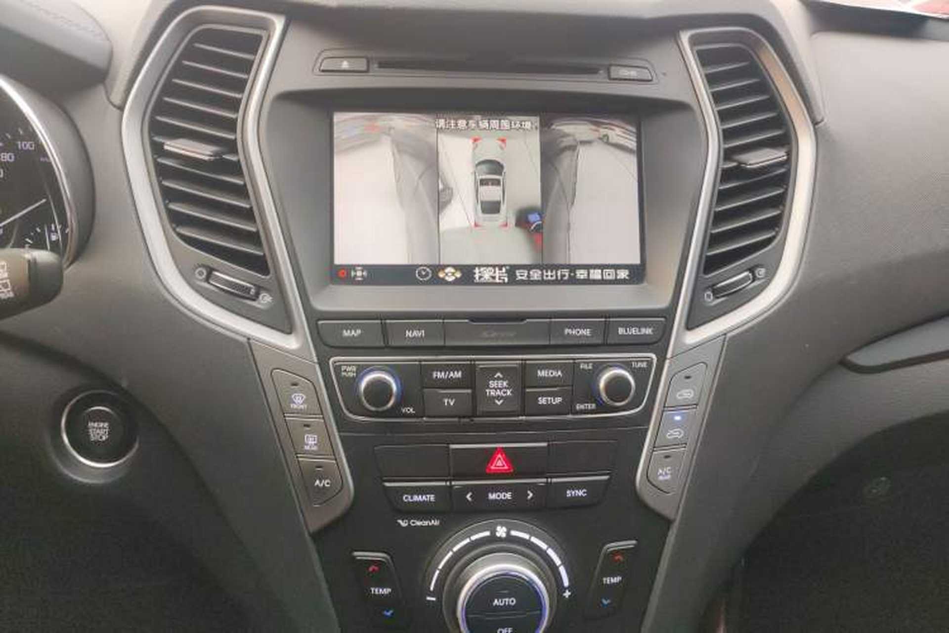 Used Hyundai Santa Fe 2017 2.0T Automatic All-Wheel Drive Smart 7-Seater Audio And AC Panel