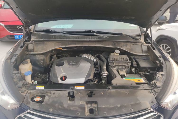 Used Hyundai Santa Fe 2017 2.0T Automatic All-Wheel Drive Smart 7-Seater Engine Bay