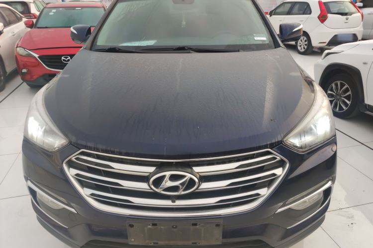 Used Hyundai Santa Fe 2017 2.0T Automatic All-Wheel Drive Smart 7-Seater Exterior 1