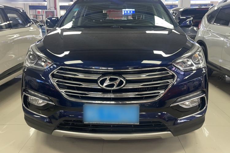 Used Hyundai Santa Fe 2017 2.0T Automatic Two-Wheel Drive Smart Version 7 Seats Exterior 1