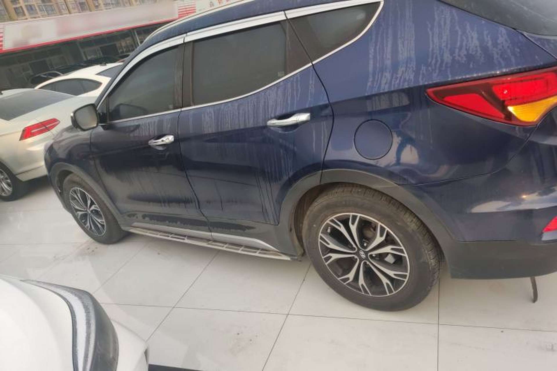 Used Hyundai Santa Fe 2017 2.0T Automatic All-Wheel Drive Smart 7-Seater Exterior 3