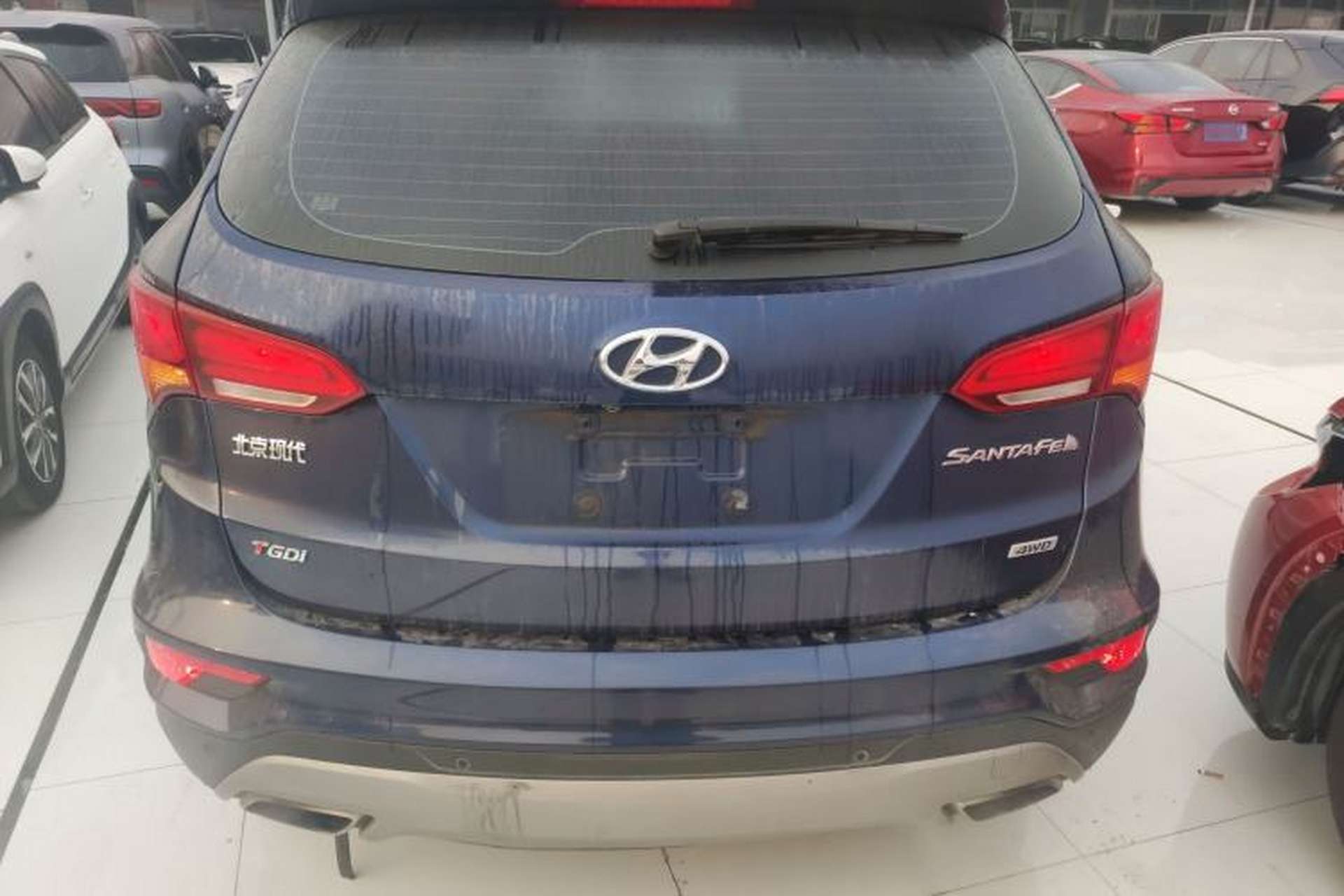 Used Hyundai Santa Fe 2017 2.0T Automatic All-Wheel Drive Smart 7-Seater Exterior 4