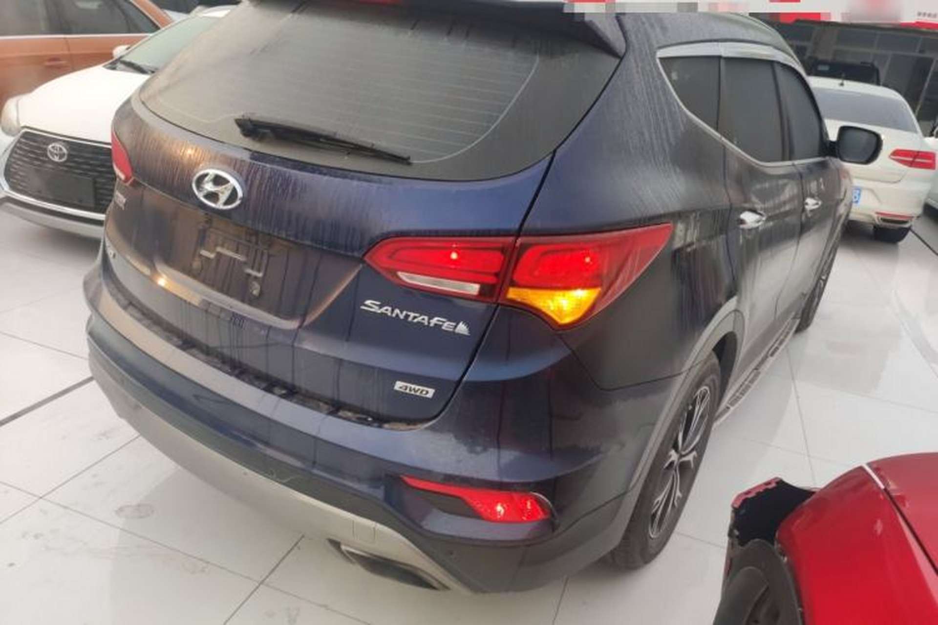 Used Hyundai Santa Fe 2017 2.0T Automatic All-Wheel Drive Smart 7-Seater Exterior 5