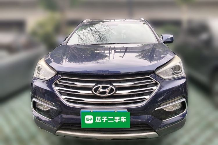 Used Hyundai Santa Fe 2017 2.0T Automatic Two-Wheel Drive Smart Version 7 Seats Front