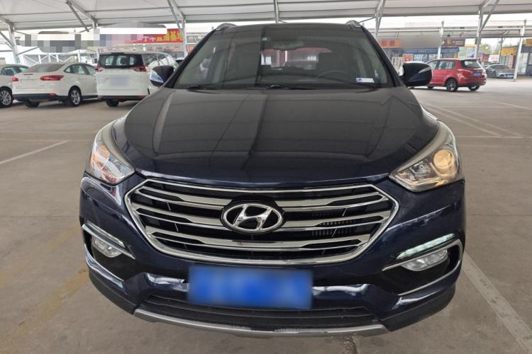 Used Hyundai Santa Fe 2017 2.0T Automatic Two-Wheel Drive Smart Version 7 Seats Front