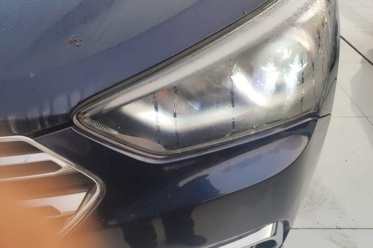 Used Hyundai Santa Fe 2017 2.0T Automatic All-Wheel Drive Smart 7-Seater Left Front Headlight