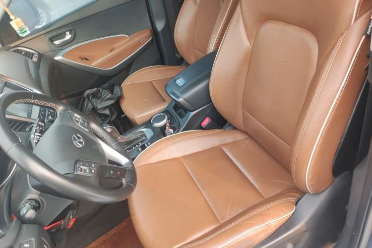 Used Hyundai Santa Fe 2017 2.0T Automatic All-Wheel Drive Smart 7-Seater Left Front Seat