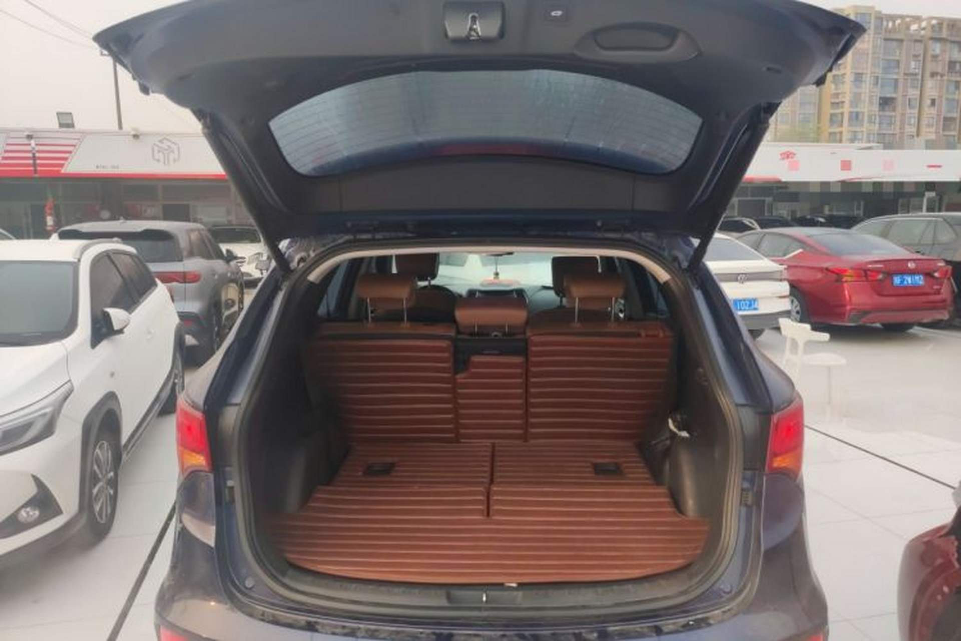 Used Hyundai Santa Fe 2017 2.0T Automatic All-Wheel Drive Smart 7-Seater Trunk