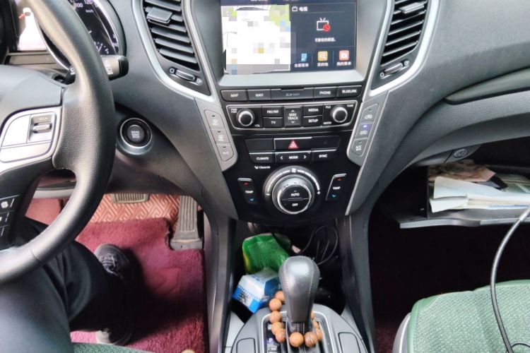 Used Hyundai Santa Fe 2017 2.0T Automatic All-Wheel Drive Smart 7-Seater Audio And AC Panel