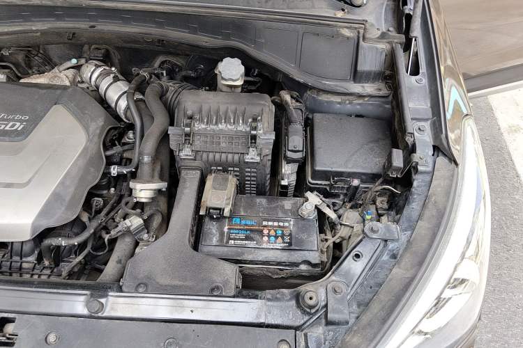 Used Hyundai Santa Fe 2017 2.0T Automatic All-Wheel Drive Smart 7-Seater Engine Bay Left