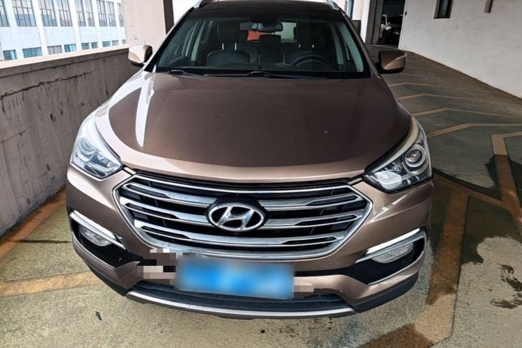 Used Hyundai Santa Fe 2017 2.0T Automatic Two-Wheel Drive Smart Version 7 Seats Front