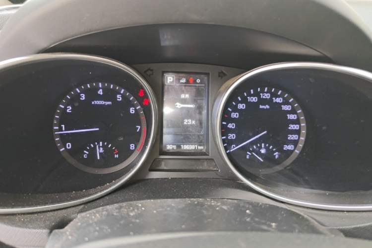 Used Hyundai Santa Fe 2017 2.0T Automatic Two-Wheel Drive Smart Version 7 Seats Instrument Cluster