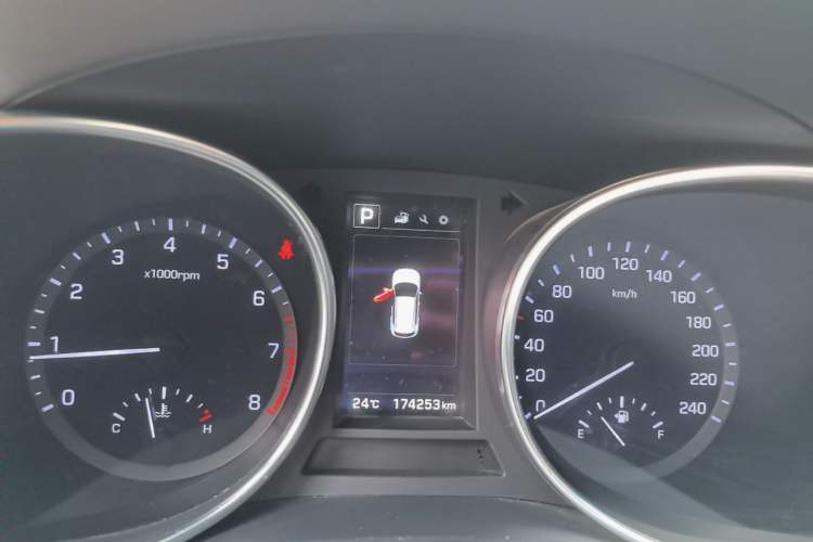 Used Hyundai Santa Fe 2017 2.0T Automatic All-Wheel Drive Smart 7-Seater Instrument Cluster