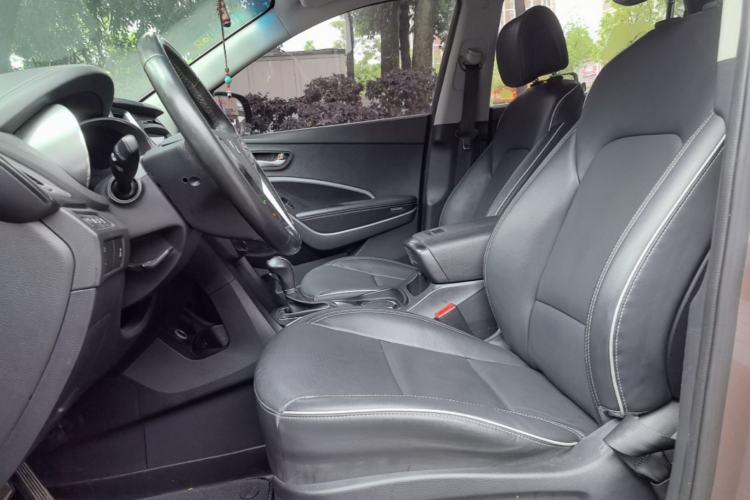 Used Hyundai Santa Fe 2017 2.0T Automatic All-Wheel Drive Smart 7-Seater Left Front Seat