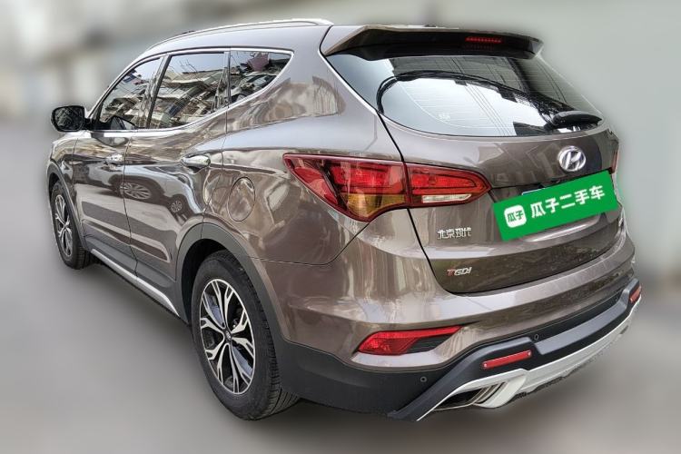 Used Hyundai Santa Fe 2017 2.0T Automatic All-Wheel Drive Smart 7-Seater Rear Left 45 Deg