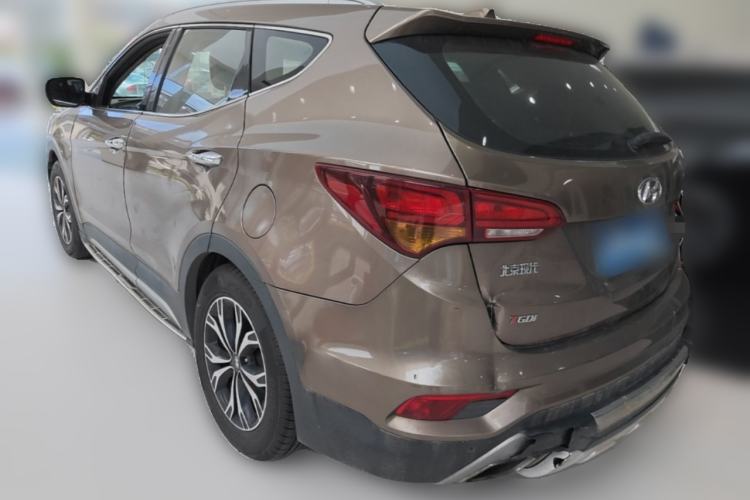 Used Hyundai Santa Fe 2017 2.0T Automatic Two-Wheel Drive Smart Version 7 Seats Rear Left 45 Deg