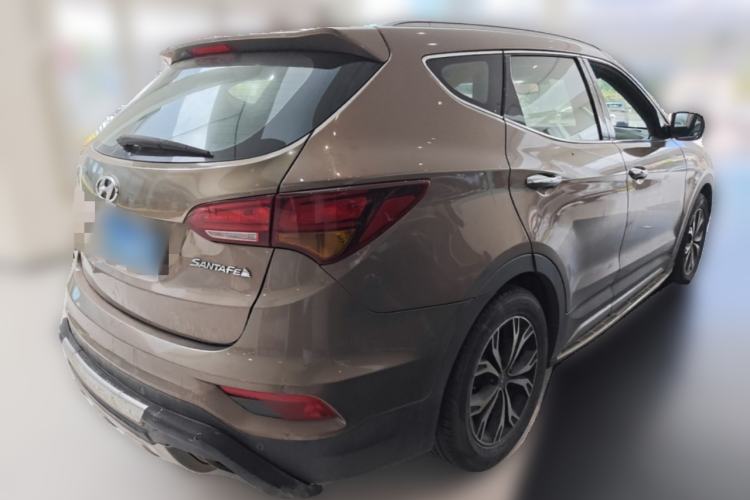 Used Hyundai Santa Fe 2017 2.0T Automatic Two-Wheel Drive Smart Version 7 Seats Rear Right 45 Deg