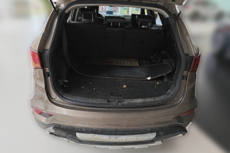 Used Hyundai Santa Fe 2017 2.0T Automatic Two-Wheel Drive Smart Version 7 Seats Trunk