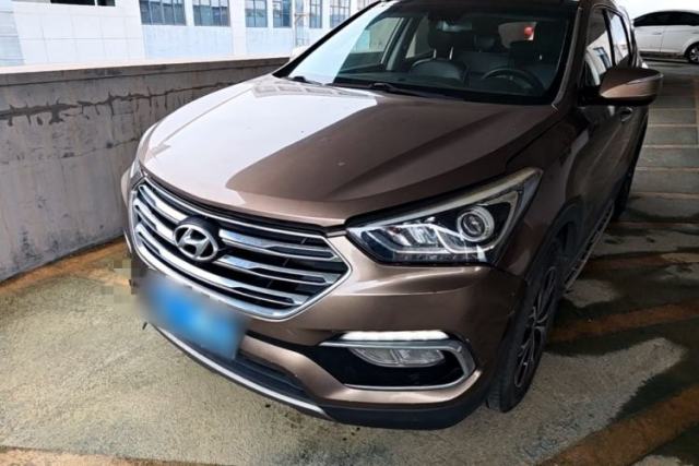 Used Hyundai Santa Fe 2017 2.0T Automatic Two-Wheel Drive Smart Version 7 Seats