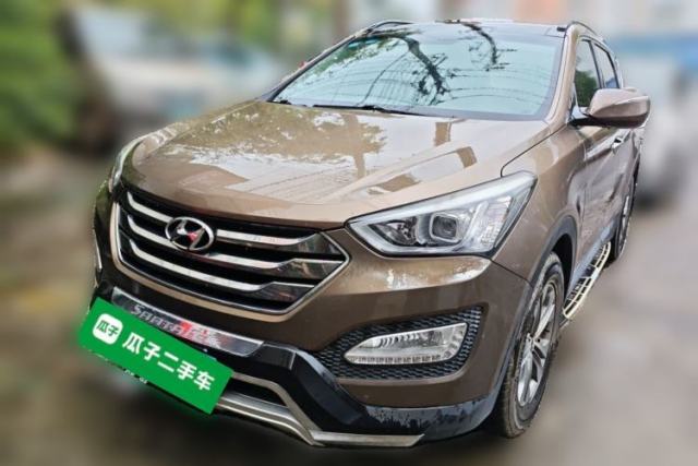 Used Hyundai Santa Fe 2017 2.4L Automatic Two-Wheel Drive Smart Version 5 Seats