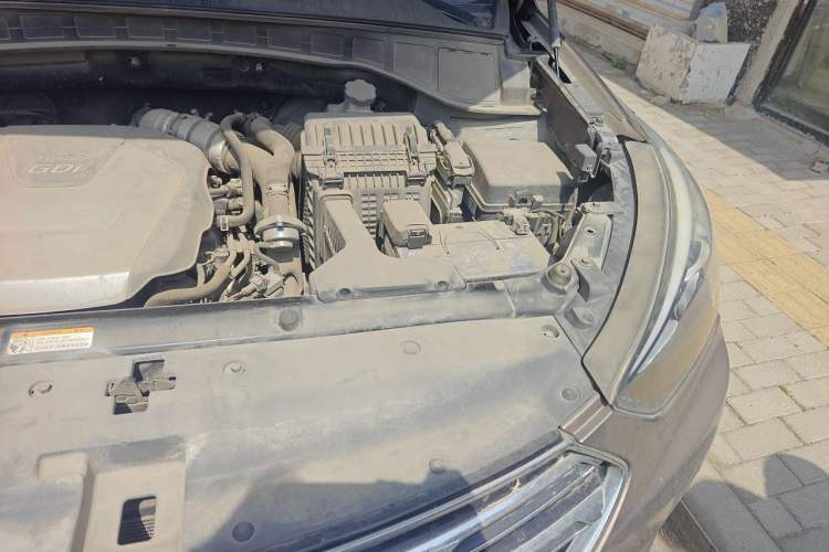Used Hyundai Santa Fe 2017 2.0T Automatic All-Wheel Drive Smart 7-Seater Engine Bay Left