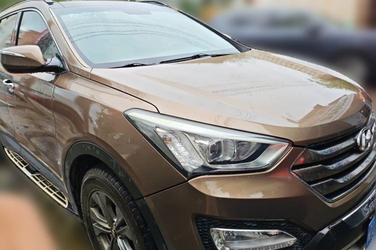 Used Hyundai Santa Fe 2017 2.4L Automatic Two-Wheel Drive Smart Version 5 Seats Front Right 45 Deg