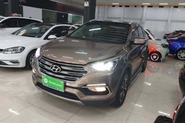 Used Hyundai Santa Fe 2017 2.0T Automatic Two-Wheel Drive Smart Version 7 Seats