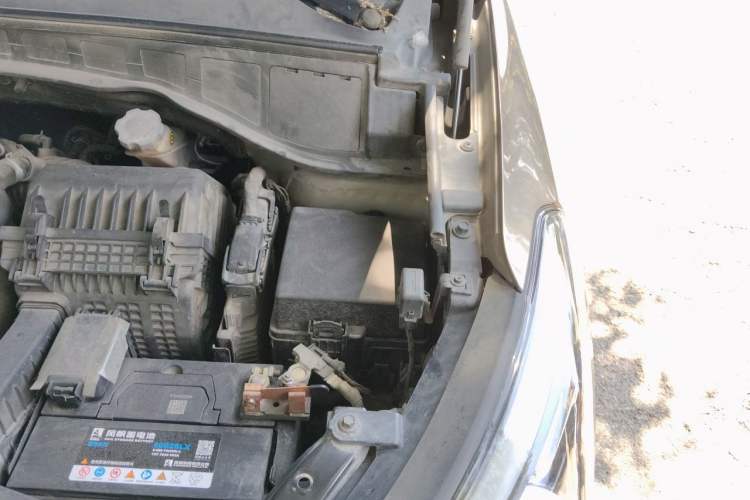 Used Hyundai Santa Fe 2017 2.0T Automatic All-Wheel Drive Smart 7-Seater Engine Bay Left