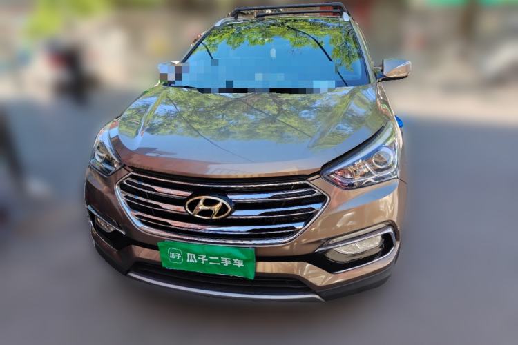 Used Hyundai Santa Fe 2017 2.0T Automatic All-Wheel Drive Smart 7-Seater Front